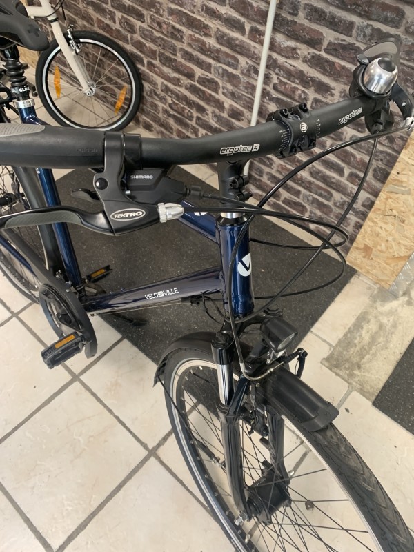 vélo urbain de la marque vélo de ville A200 trekking  T55 a montpellier