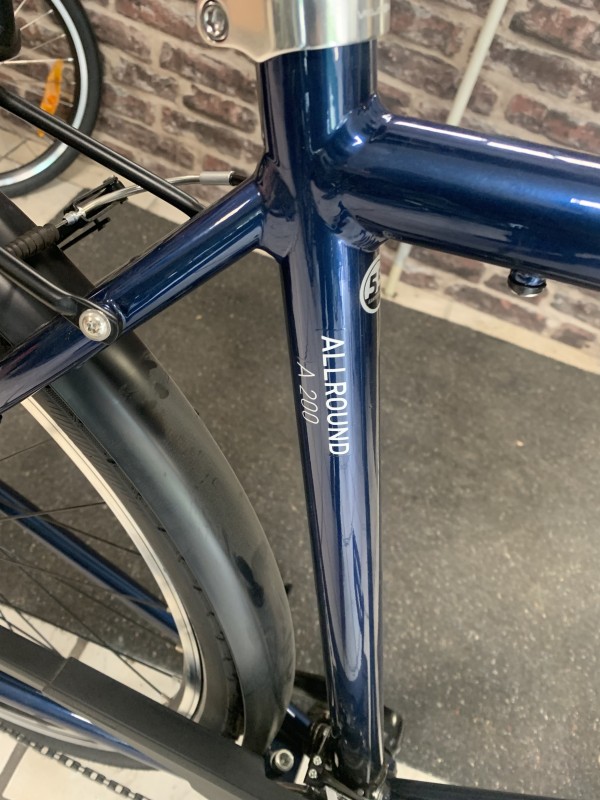 vélo urbain de la marque vélo de ville A200 trekking  T55 a montpellier